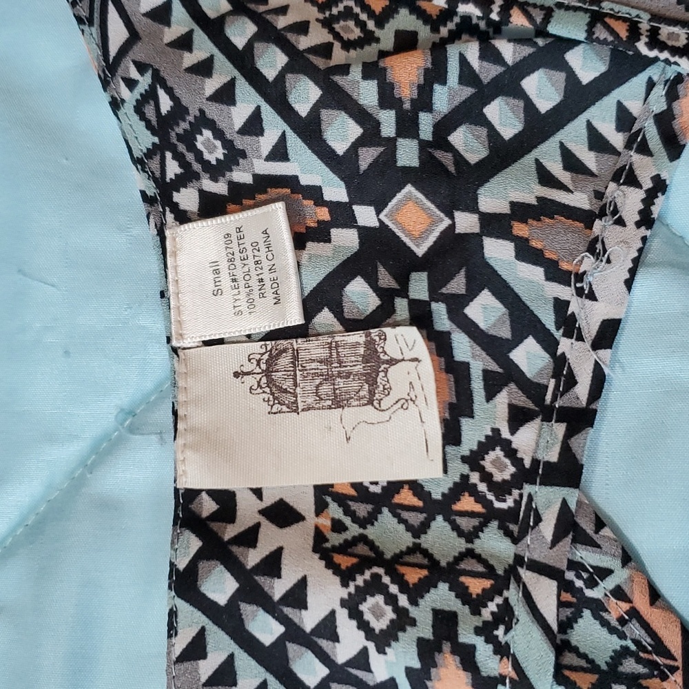 Aztec pattern tank - Picture 3 of 7